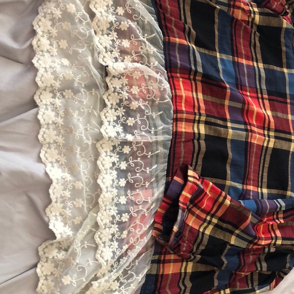 Super cute flannel pattern top - Picture 3 of 4